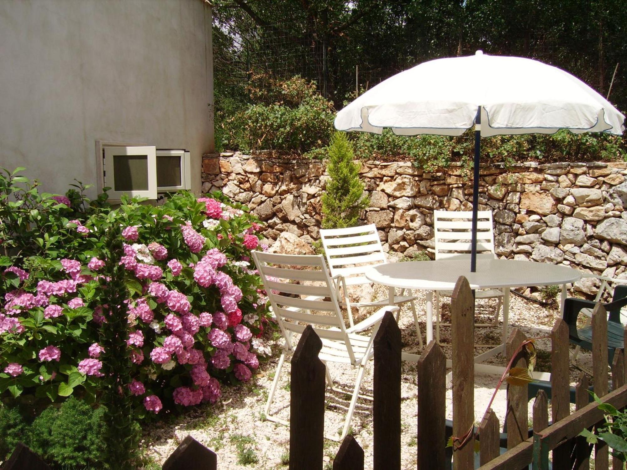 La Cascata Bed & Breakfast Ночи Екстериор снимка